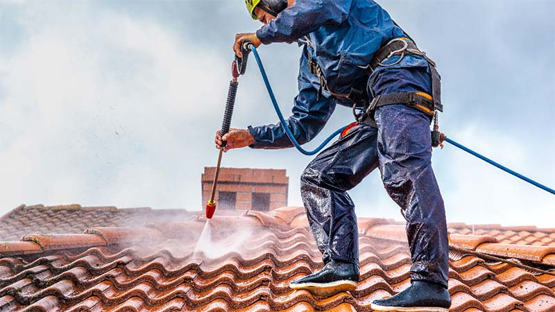 Nettoyage et démoussage toiture en Belgique : Région Flamande, Wallonne et Bruxelles  - HD PRO ROOF Couvreur en Belgique : Nettoyage, démoussage toit et peinture hydrofuge colorée pour toiture. Intervention en Belgique : Région Flamande, Wallonne et Bruxelles