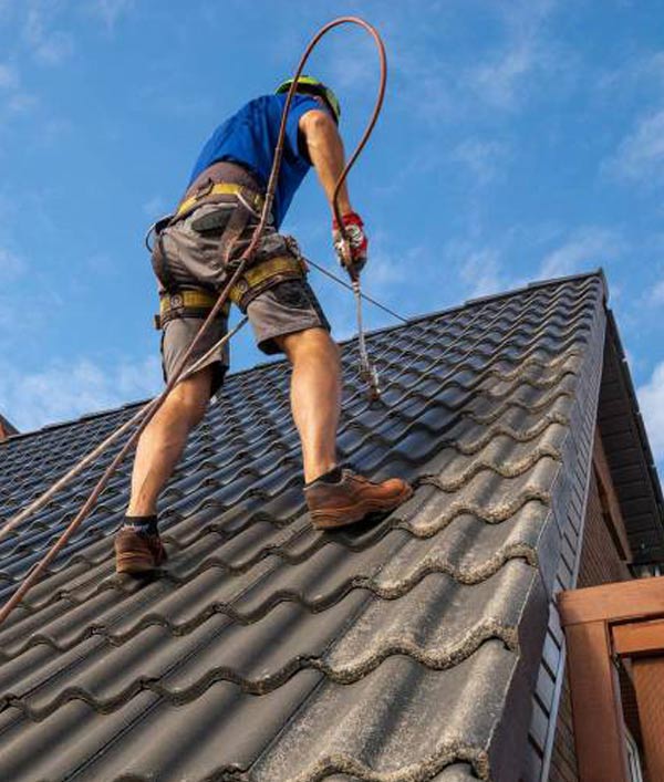 Nettoyage et démoussage toiture en Belgique : Région Flamande, Wallonne et Bruxelles  - HD PRO ROOF Couvreur en Belgique : Nettoyage, démoussage toit et peinture hydrofuge colorée pour toiture. Intervention en Belgique : Région Flamande, Wallonne et Bruxelles