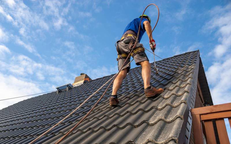 Nettoyage et démoussage toiture en Belgique : Région Flamande, Wallonne et Bruxelles  - HD PRO ROOF Couvreur en Belgique : Nettoyage, démoussage toit et peinture hydrofuge colorée pour toiture. Intervention en Belgique : Région Flamande, Wallonne et Bruxelles